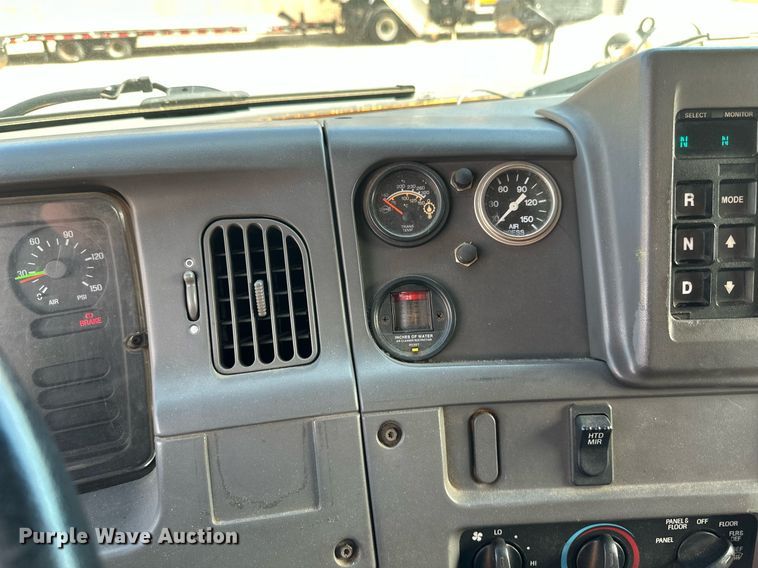 image for item EB2521 1998 Ford L8501 dump truck