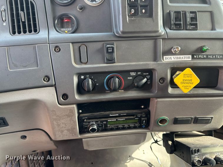 image for item EB2521 1998 Ford L8501 dump truck