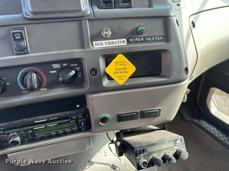 image for item EB2521 1998 Ford L8501 dump truck