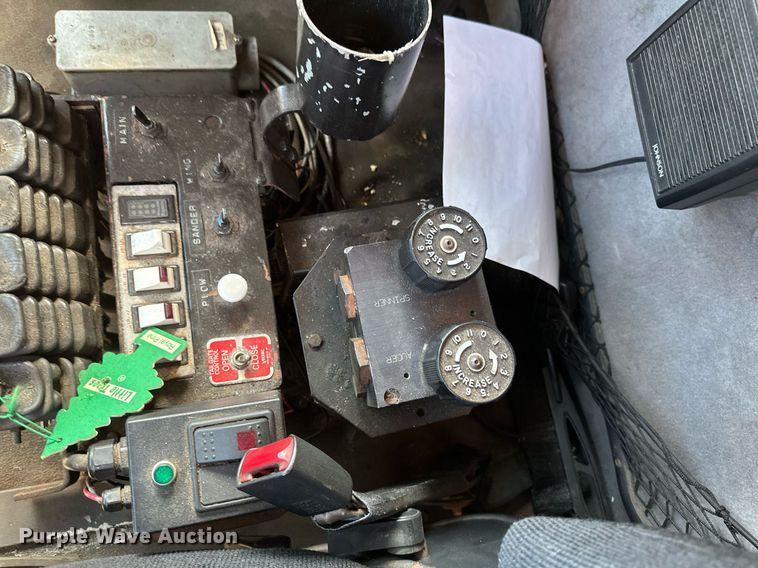 image for item EB2521 1998 Ford L8501 dump truck