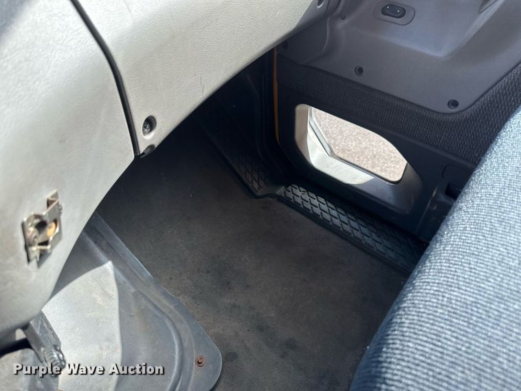 image for item EB2521 1998 Ford L8501 dump truck