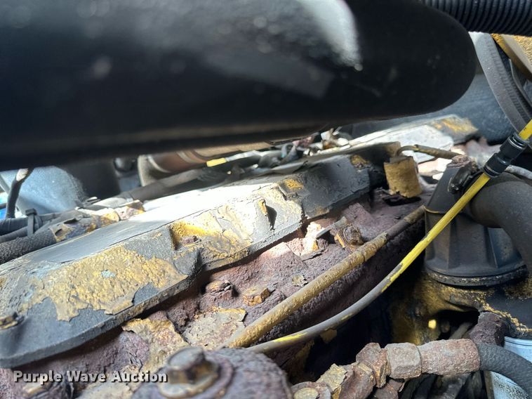 image for item EB2521 1998 Ford L8501 dump truck