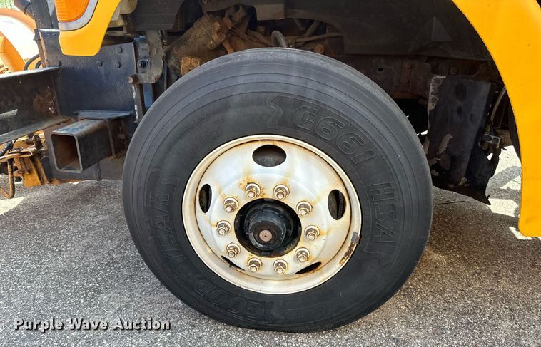 image for item EB2521 1998 Ford L8501 dump truck