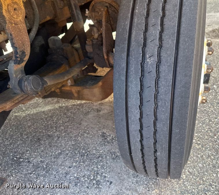 image for item EB2521 1998 Ford L8501 dump truck