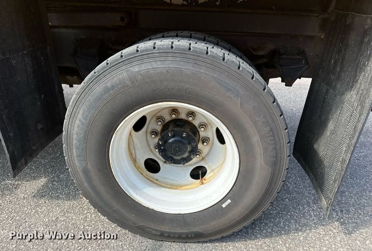 image for item EB2521 1998 Ford L8501 dump truck