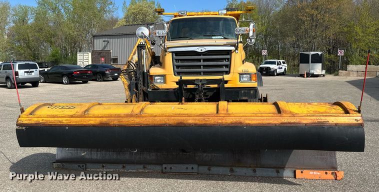 image for item EB2522 2000 Sterling L9511 dump truck
