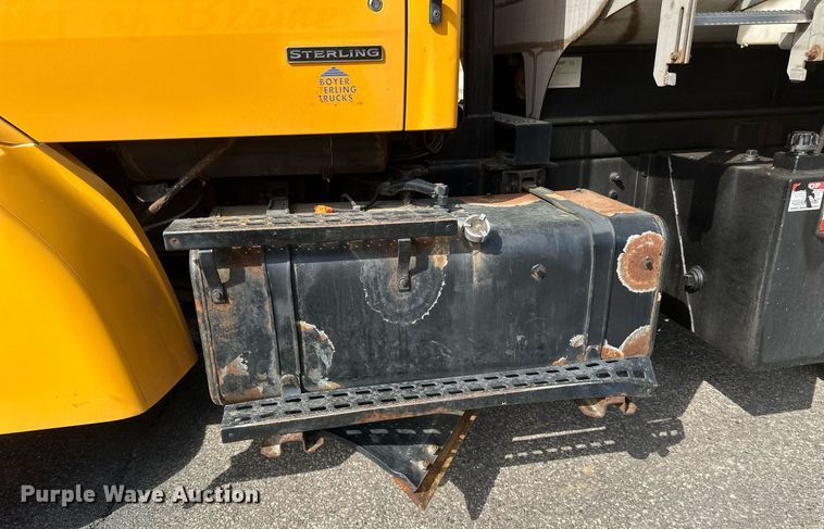 image for item EB2522 2000 Sterling L9511 dump truck