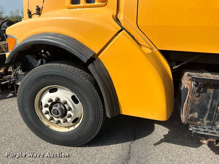 image for item EB2522 2000 Sterling L9511 dump truck