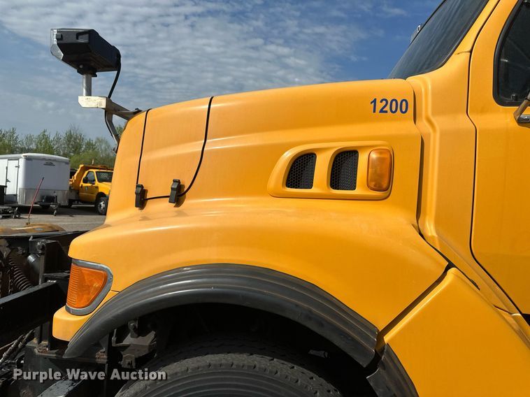 image for item EB2522 2000 Sterling L9511 dump truck