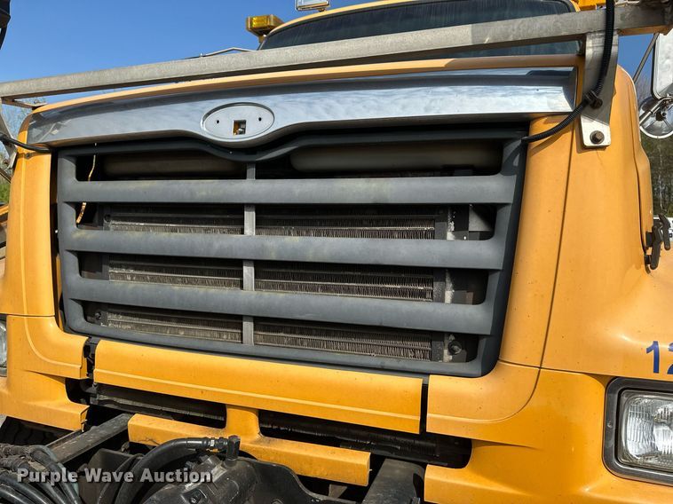 image for item EB2522 2000 Sterling L9511 dump truck