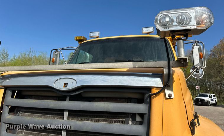 image for item EB2522 2000 Sterling L9511 dump truck