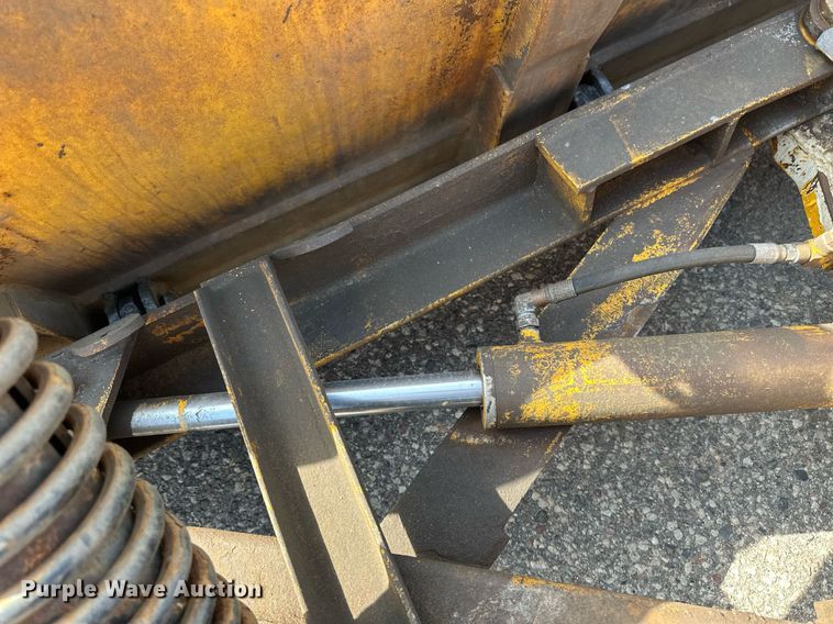 image for item EB2522 2000 Sterling L9511 dump truck