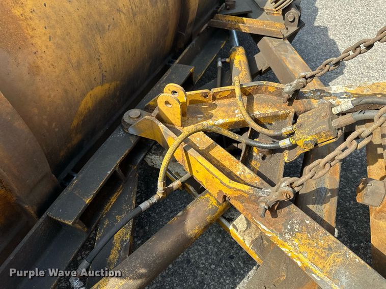 image for item EB2522 2000 Sterling L9511 dump truck