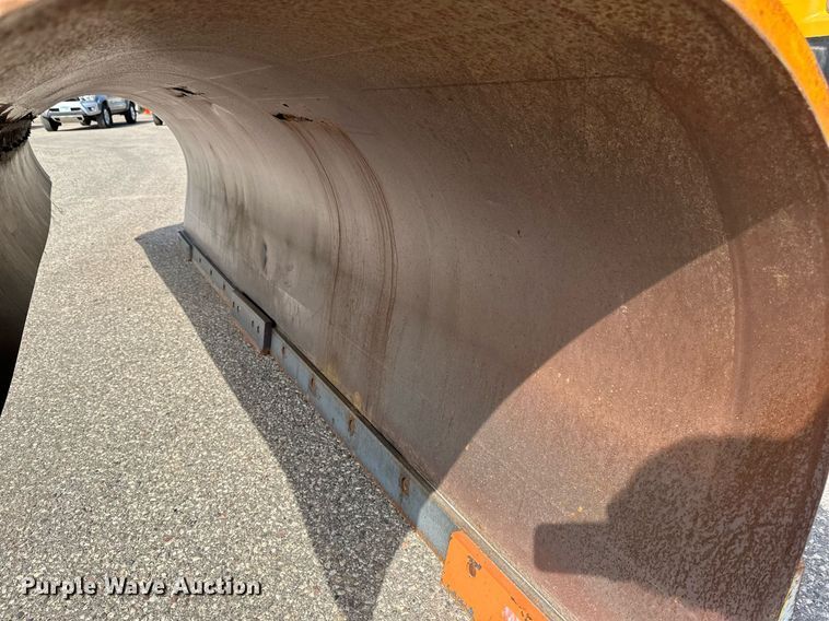 image for item EB2522 2000 Sterling L9511 dump truck