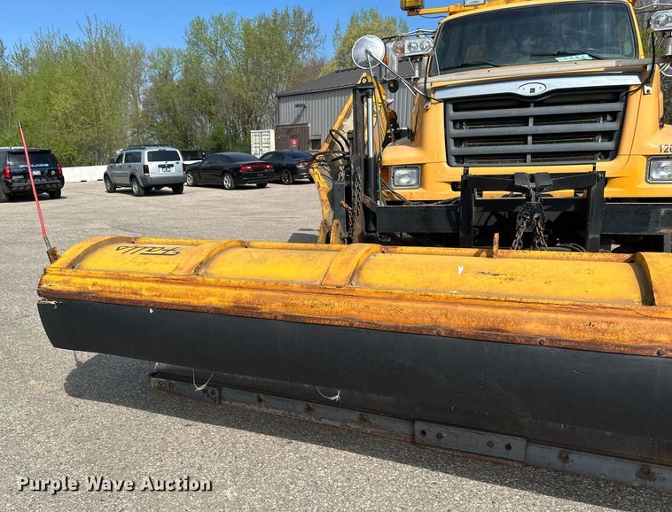 image for item EB2522 2000 Sterling L9511 dump truck