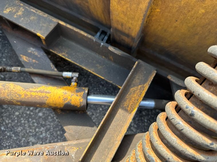 image for item EB2522 2000 Sterling L9511 dump truck