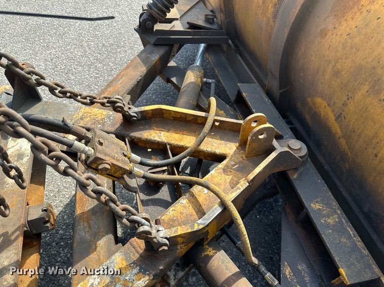 image for item EB2522 2000 Sterling L9511 dump truck