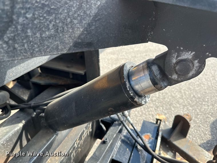 image for item EB2522 2000 Sterling L9511 dump truck