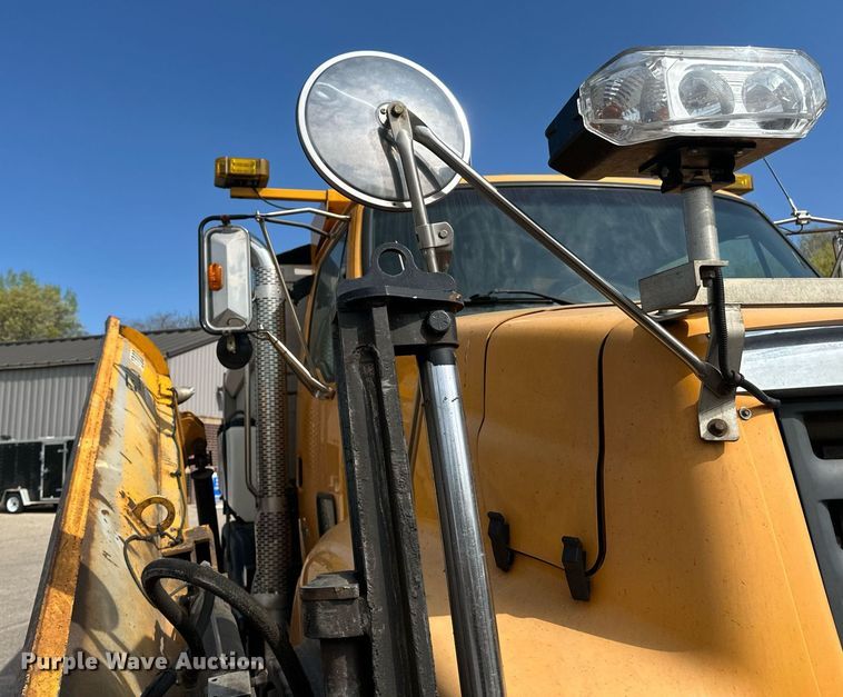 image for item EB2522 2000 Sterling L9511 dump truck