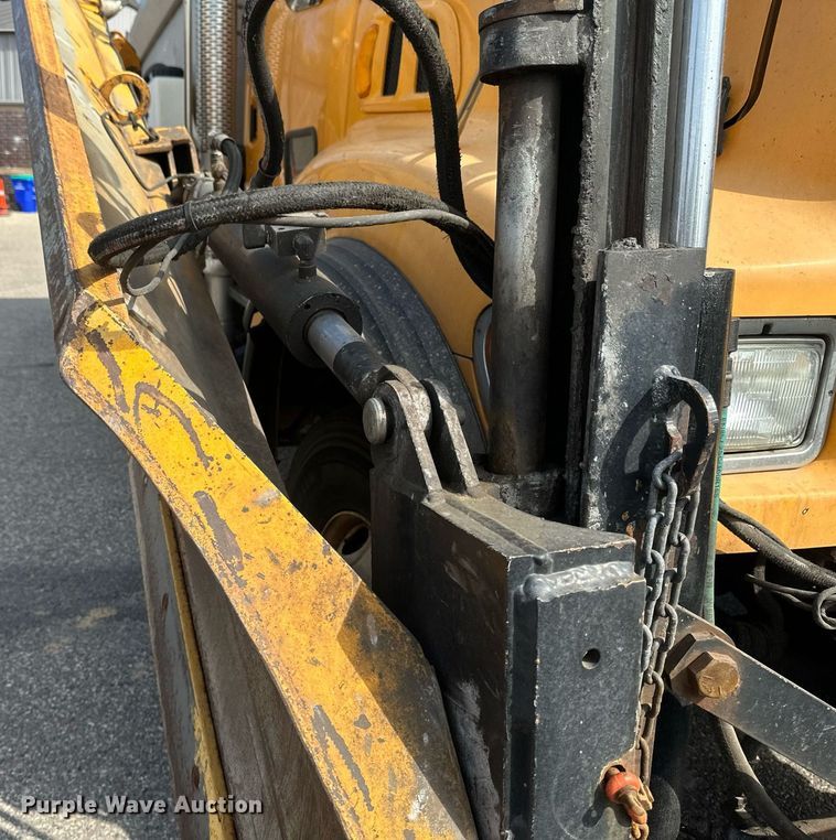 image for item EB2522 2000 Sterling L9511 dump truck