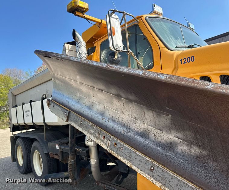 image for item EB2522 2000 Sterling L9511 dump truck