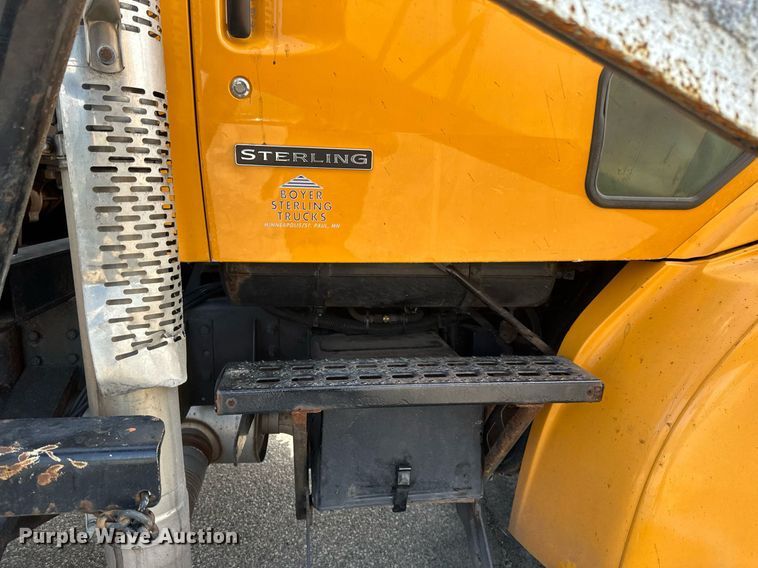 image for item EB2522 2000 Sterling L9511 dump truck