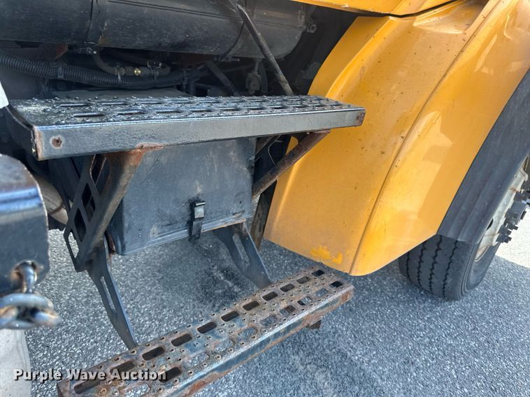 image for item EB2522 2000 Sterling L9511 dump truck