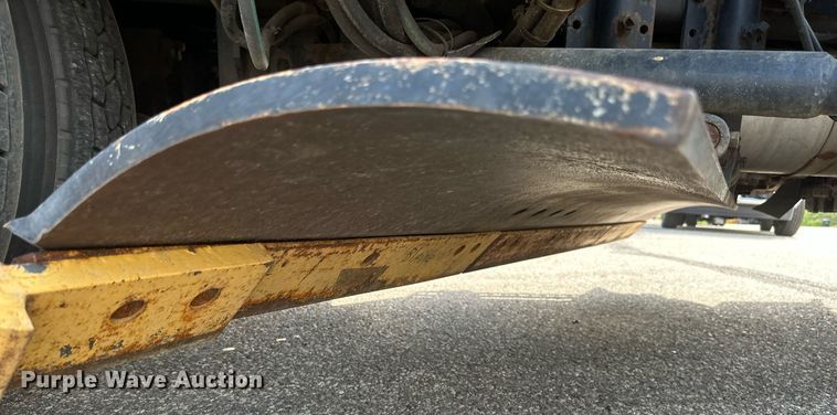 image for item EB2522 2000 Sterling L9511 dump truck