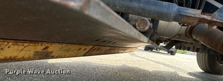 image for item EB2522 2000 Sterling L9511 dump truck