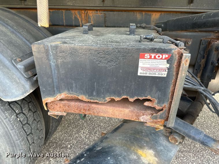 image for item EB2522 2000 Sterling L9511 dump truck