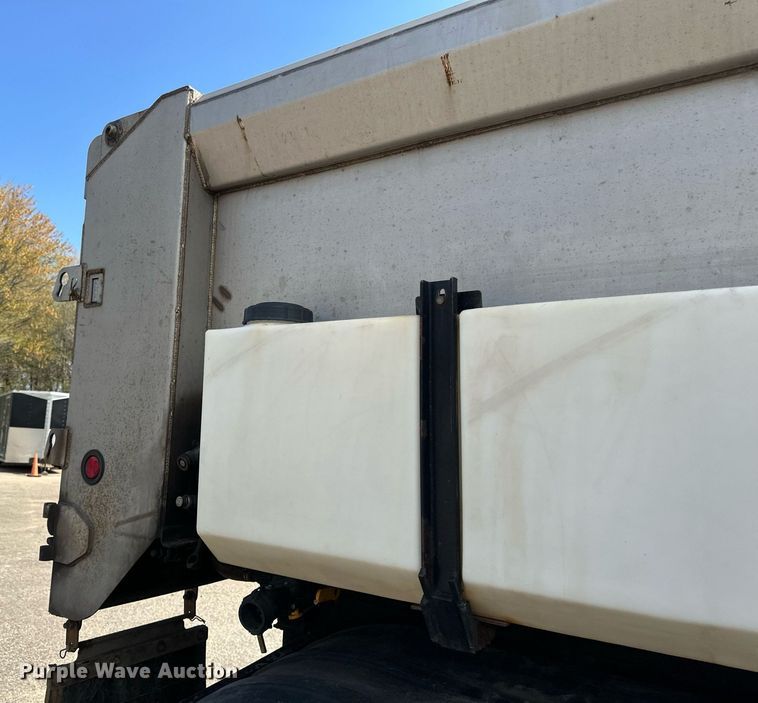 image for item EB2522 2000 Sterling L9511 dump truck