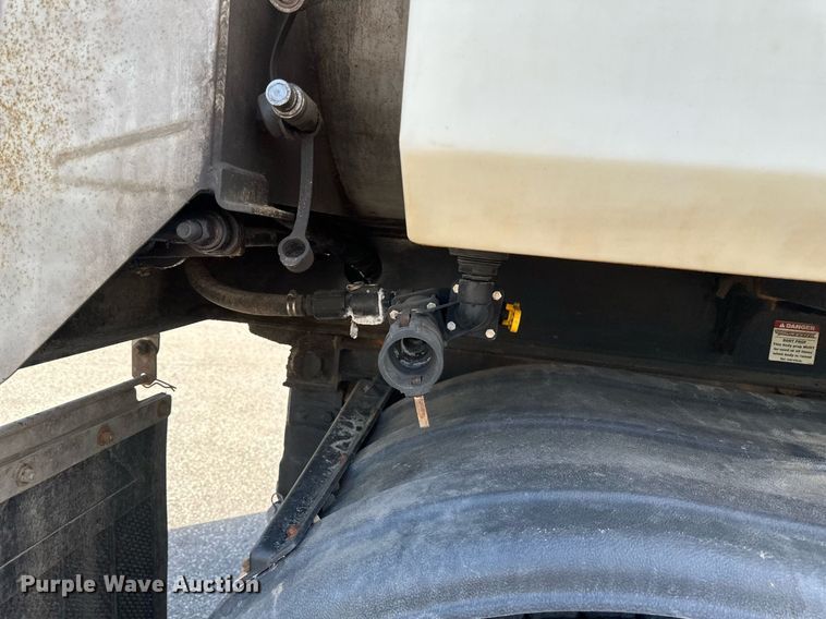 image for item EB2522 2000 Sterling L9511 dump truck