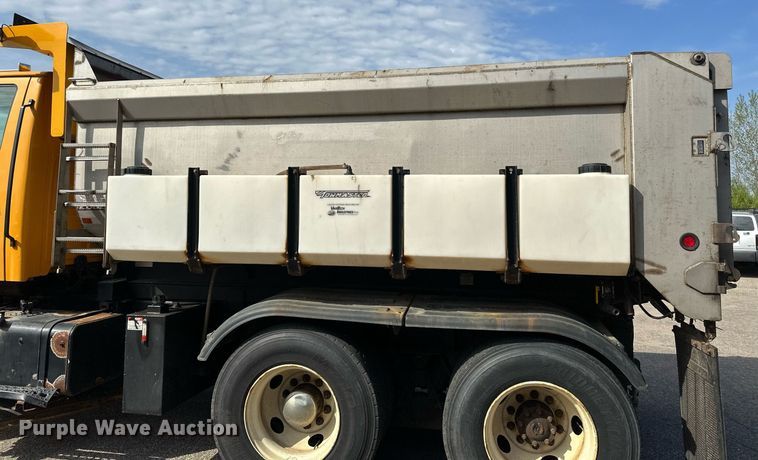 image for item EB2522 2000 Sterling L9511 dump truck