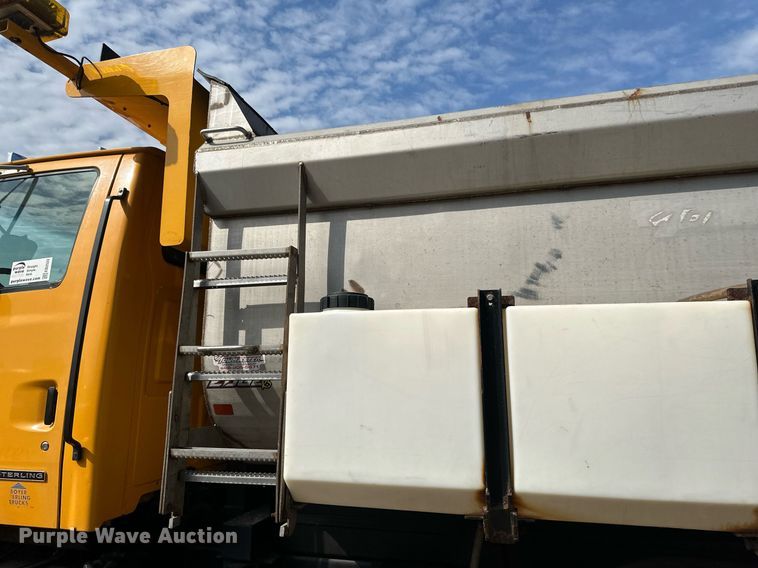 image for item EB2522 2000 Sterling L9511 dump truck