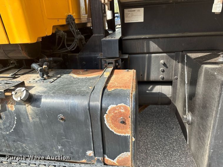 image for item EB2522 2000 Sterling L9511 dump truck