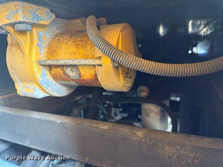 image for item EB2522 2000 Sterling L9511 dump truck