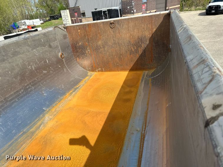 image for item EB2522 2000 Sterling L9511 dump truck