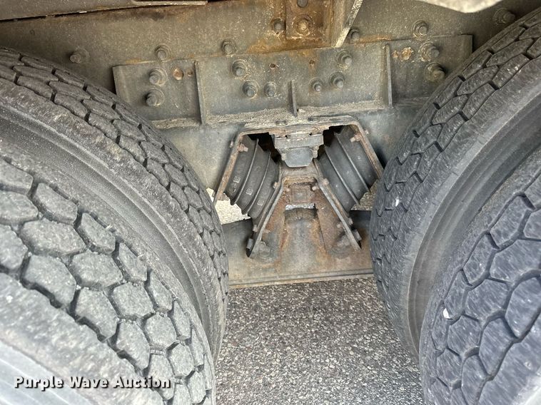 image for item EB2522 2000 Sterling L9511 dump truck