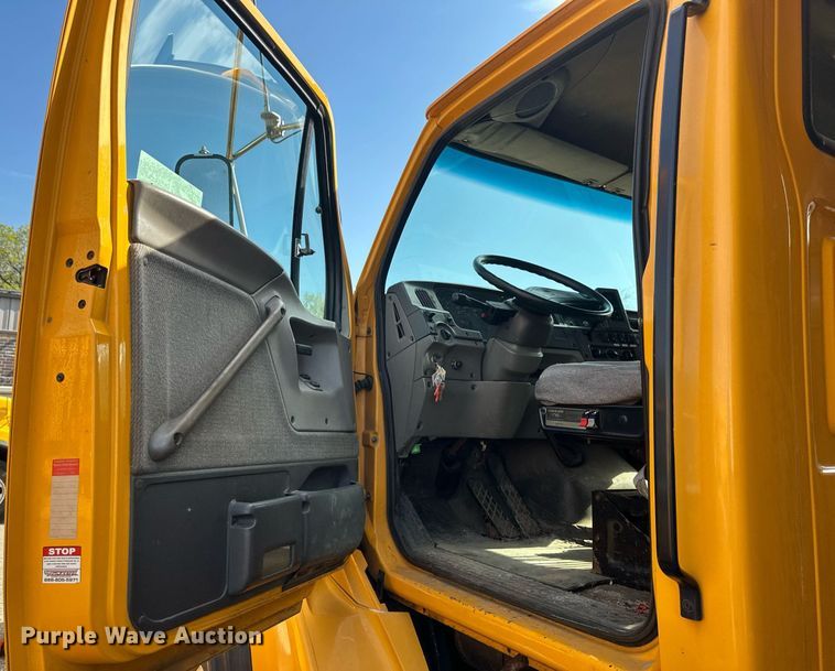 image for item EB2522 2000 Sterling L9511 dump truck