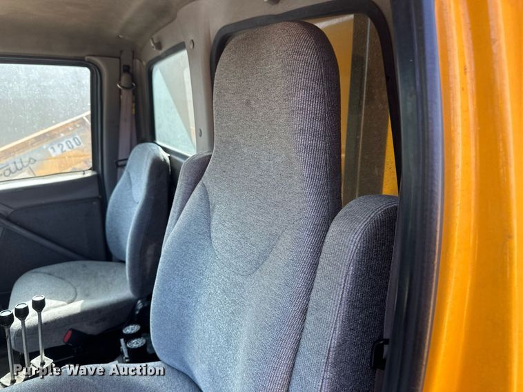 image for item EB2522 2000 Sterling L9511 dump truck