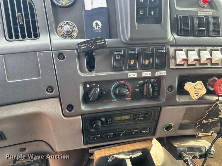 image for item EB2522 2000 Sterling L9511 dump truck