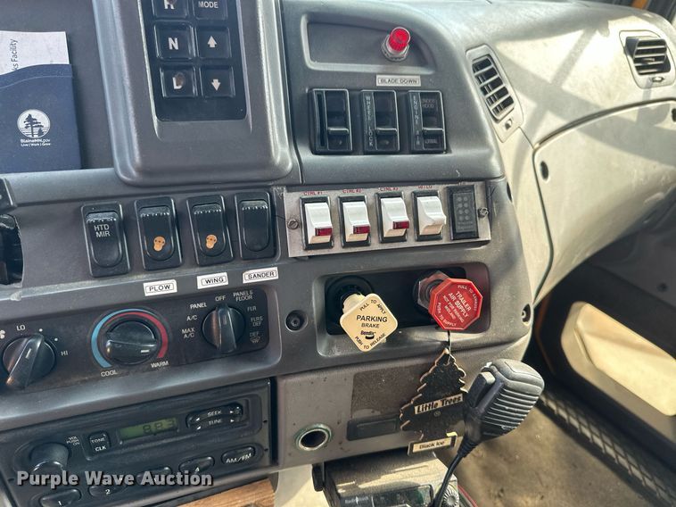 image for item EB2522 2000 Sterling L9511 dump truck