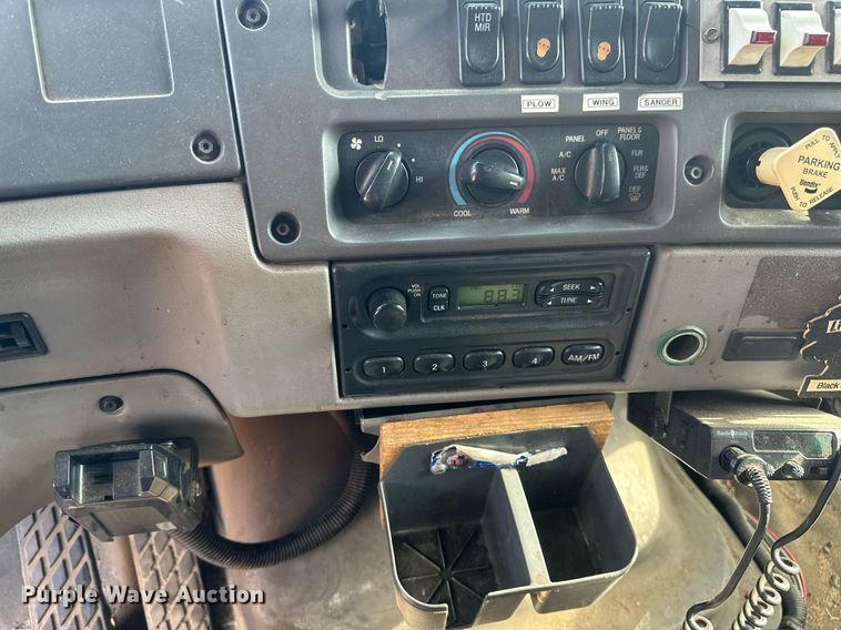 image for item EB2522 2000 Sterling L9511 dump truck