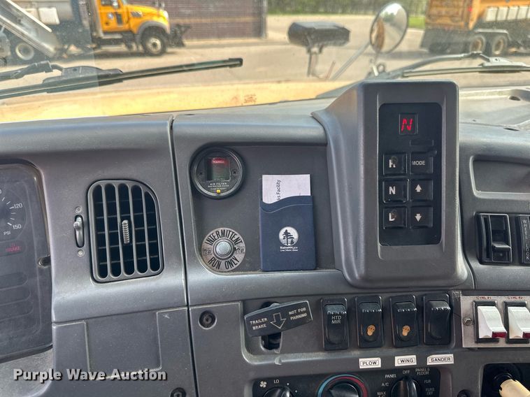 image for item EB2522 2000 Sterling L9511 dump truck