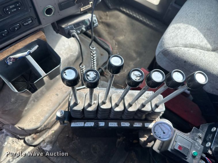 image for item EB2522 2000 Sterling L9511 dump truck