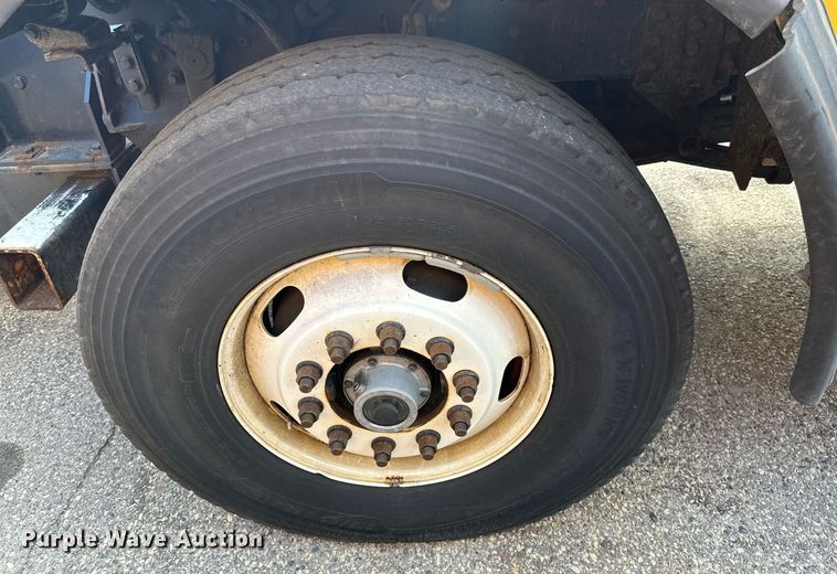 image for item EB2522 2000 Sterling L9511 dump truck