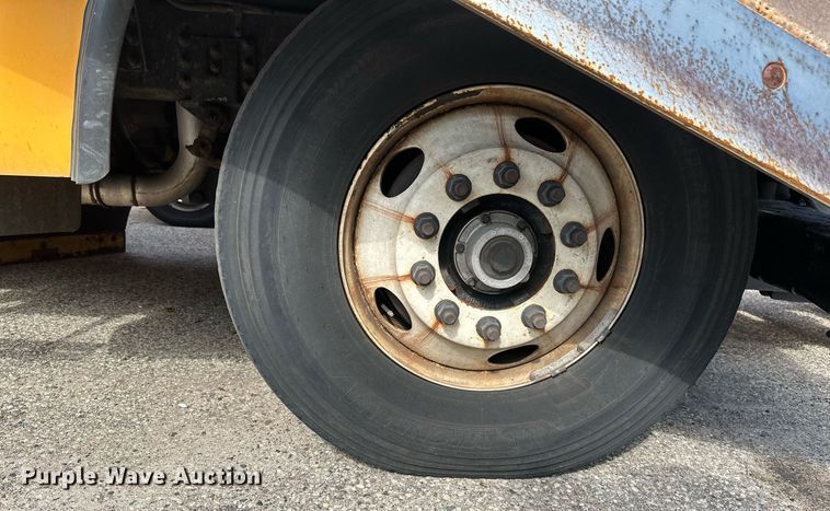 image for item EB2522 2000 Sterling L9511 dump truck