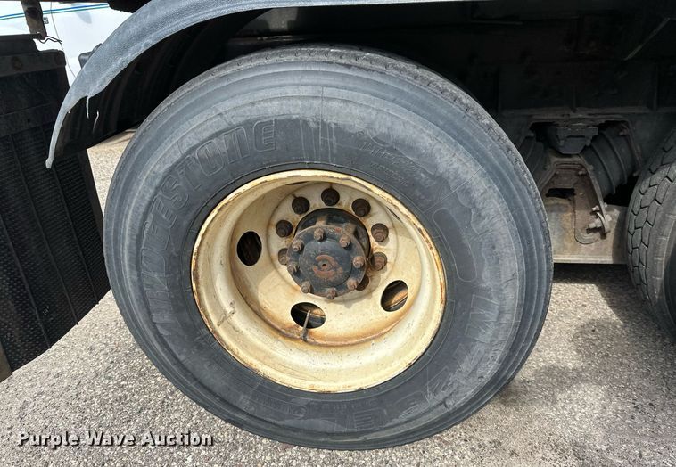 image for item EB2522 2000 Sterling L9511 dump truck