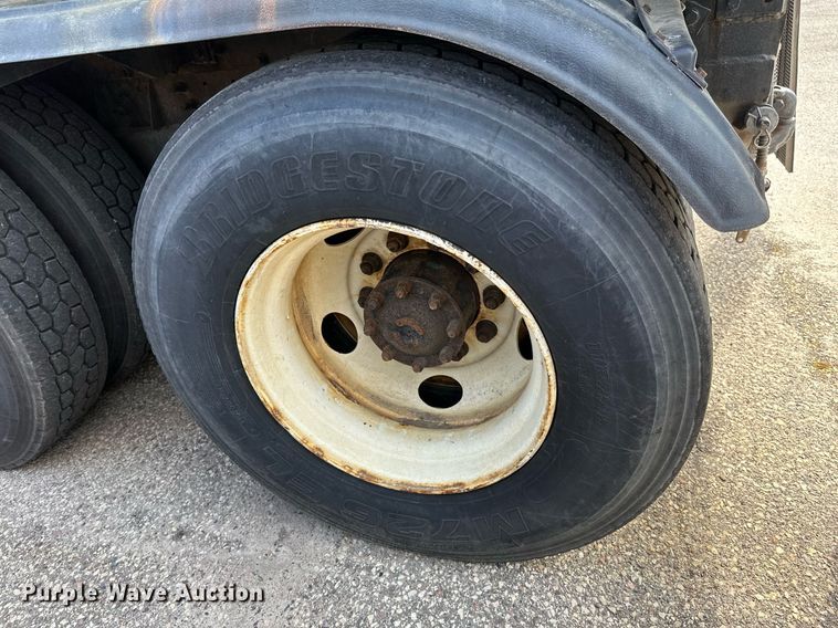 image for item EB2522 2000 Sterling L9511 dump truck