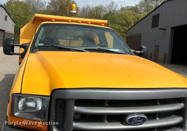 image for item EB2523 1999 Ford F450 Super Duty XL dump truck